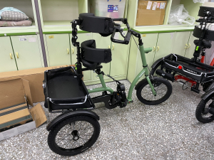Ormesa復健運動三輪車